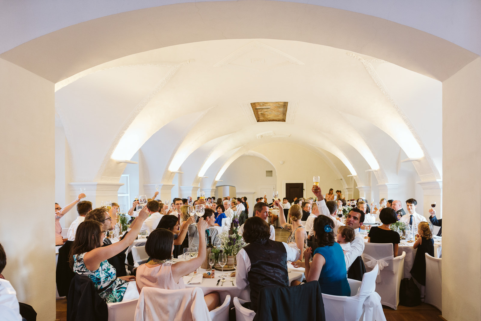 hochzeit schloss spitz an der donau wachau pfarrkirche weinberge hochzeitsfotos hochzeitsfotografin oberoesterreich niederoesterreich fotografin christiane wolfram 0141