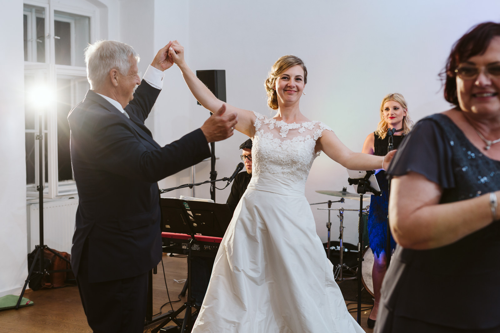 hochzeit schloss spitz an der donau wachau pfarrkirche weinberge hochzeitsfotos hochzeitsfotografin oberoesterreich niederoesterreich fotografin christiane wolfram 0156
