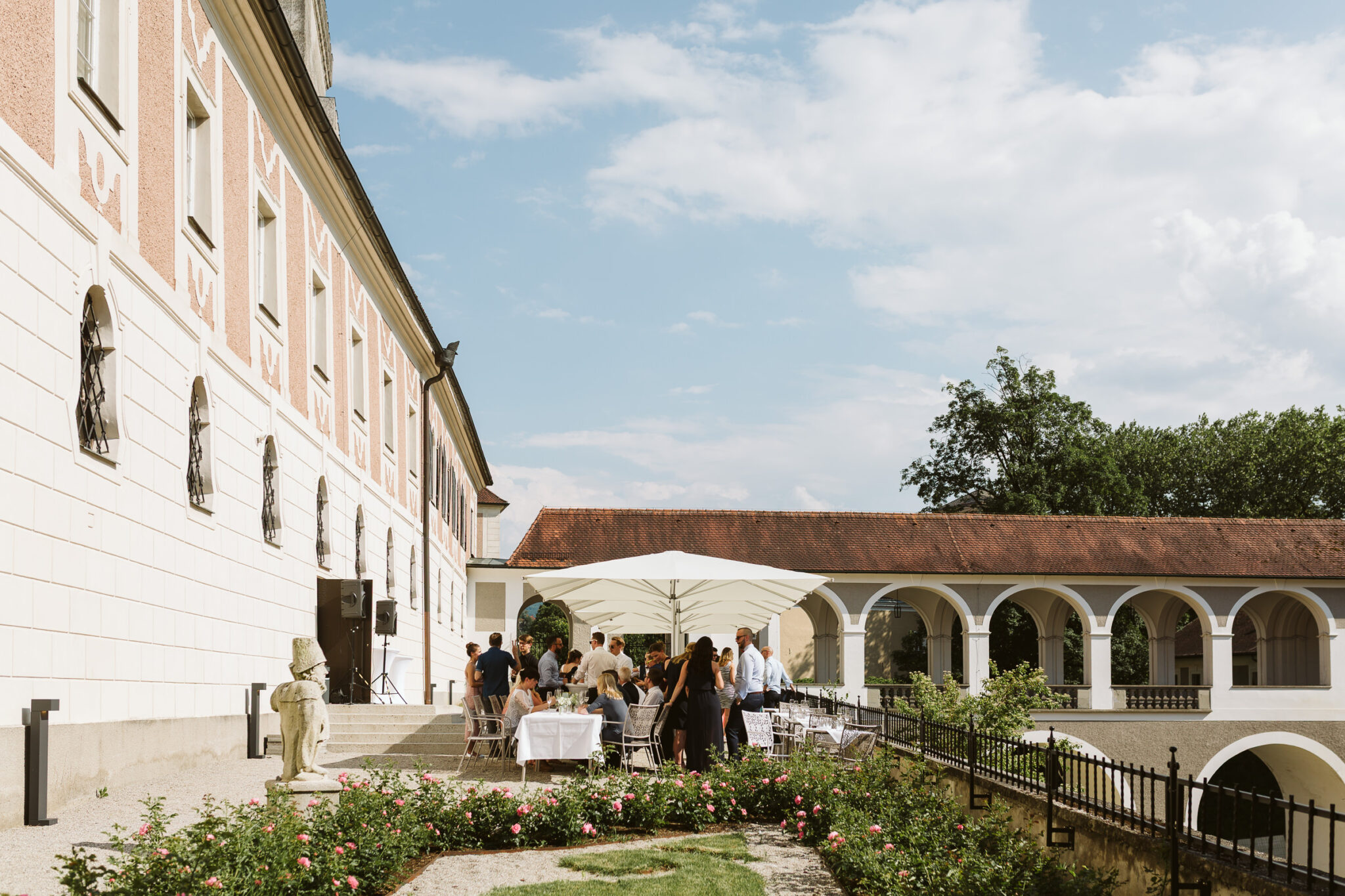 sommerhochzeit steyr schloss lamberg standesamt h c christiane wolfram 093